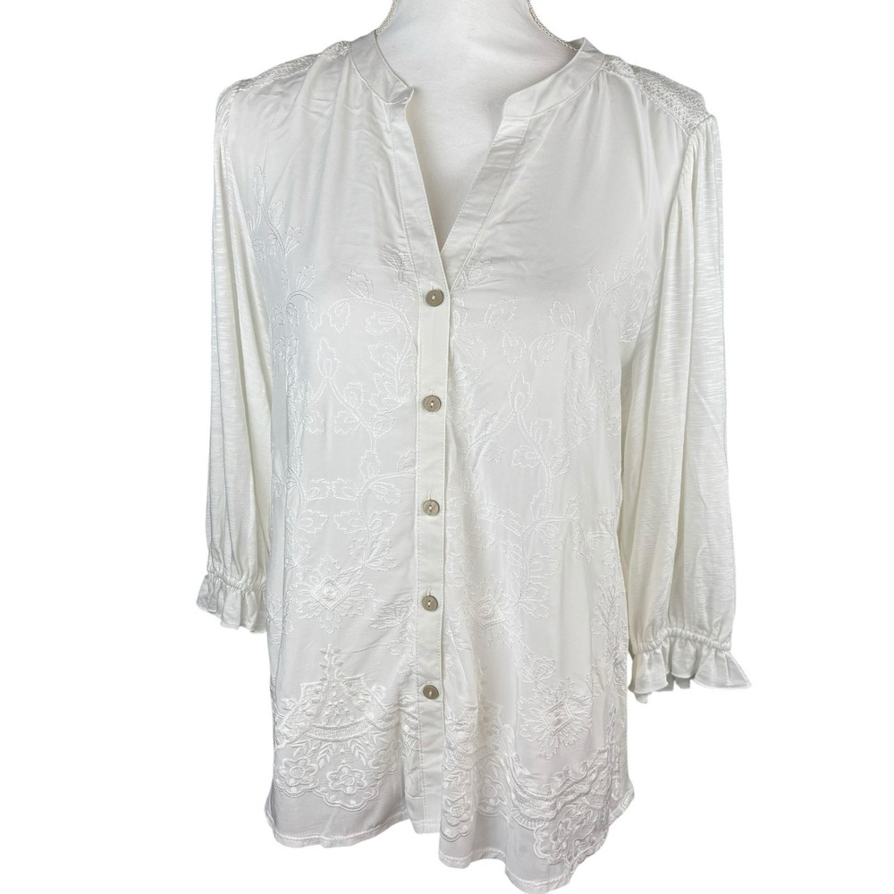 Democracy Top Womens Medium White Floral Embroidered Button Up V-Neck Boho F